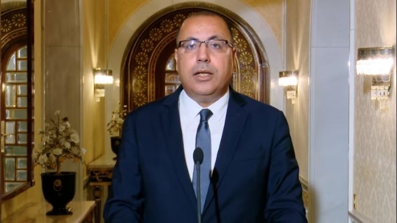 رئيس الحكومة يمضي على قرار التخفيض في تعريفة تحاليل تقصي فيروس كورونا